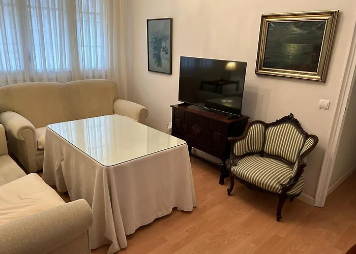 2 Bedroom Apartment By Guadalquivir River