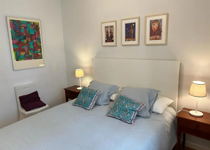 2 Bedroom Apartment By Guadalquivir River